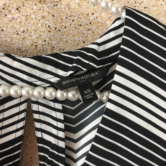 Banana Republic B&W Top, XS - Picture 3 of 4